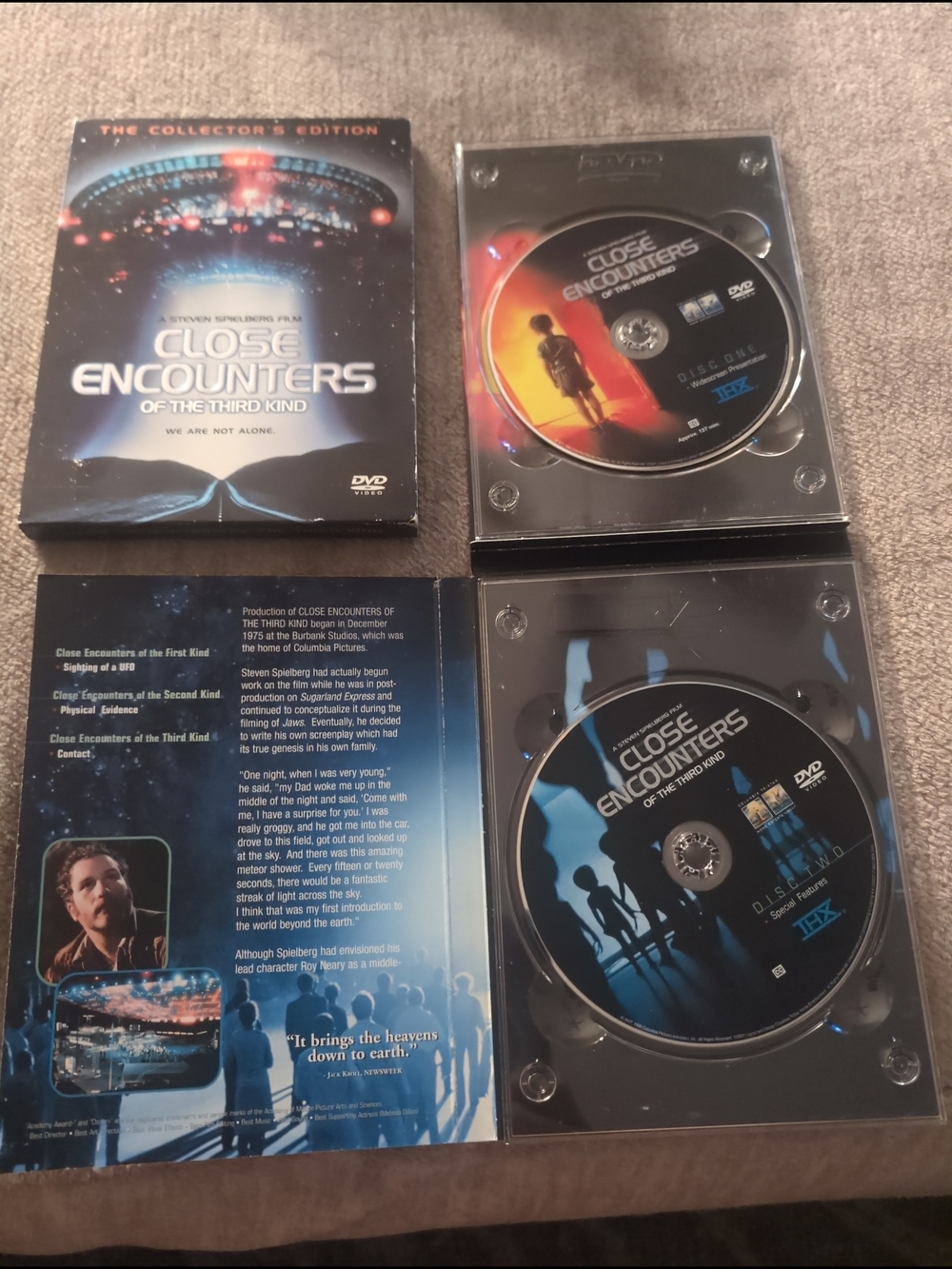 Close Encounters of the Third Kind - Collector's Edition (Black/Blue, DVD)